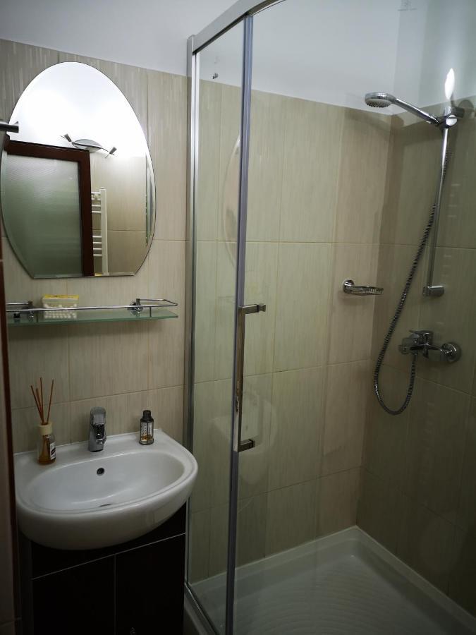 Brize Guest House 图兹拉 外观 照片