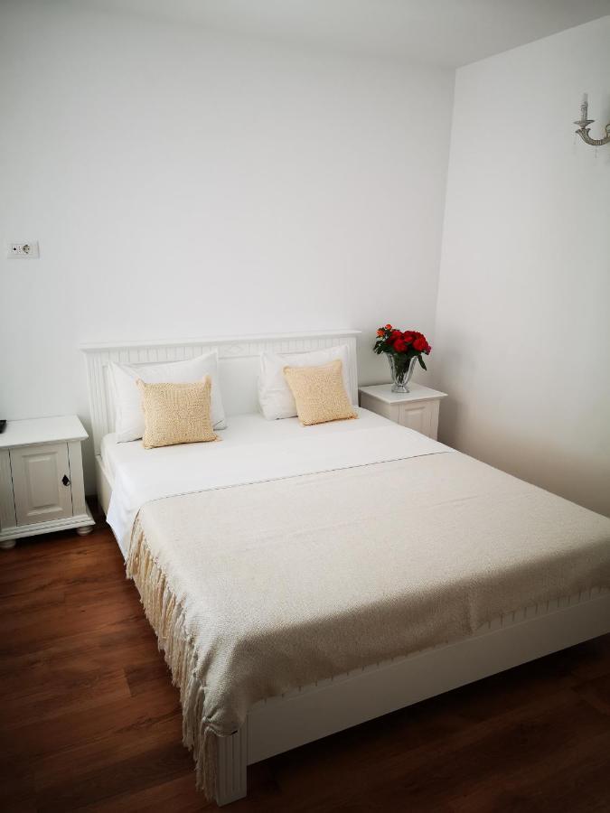 Brize Guest House 图兹拉 外观 照片
